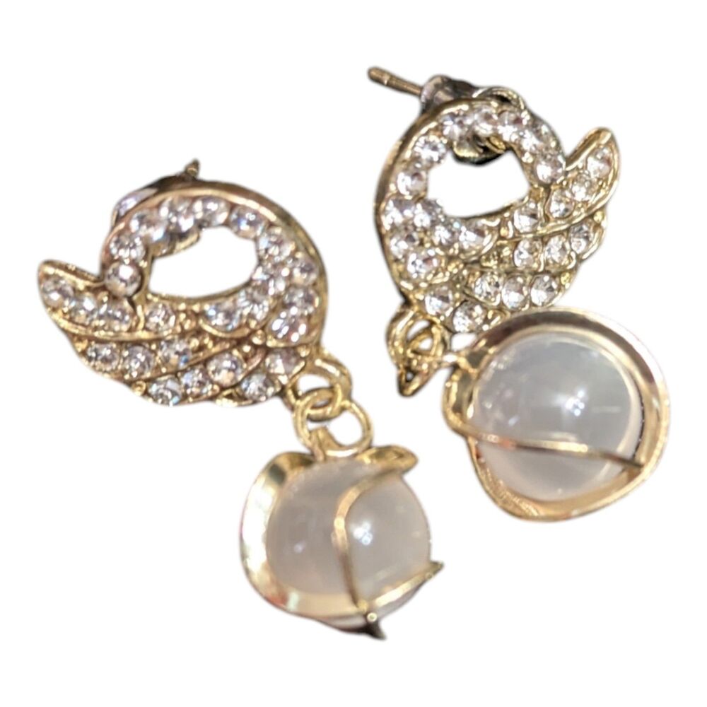 Vintage Style Rhinestone Drop Earrings | Gold Tone